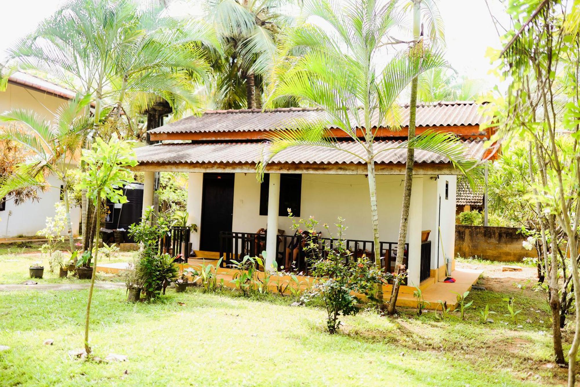 Beach Lagoon Guesthouse Tangalle Esterno foto