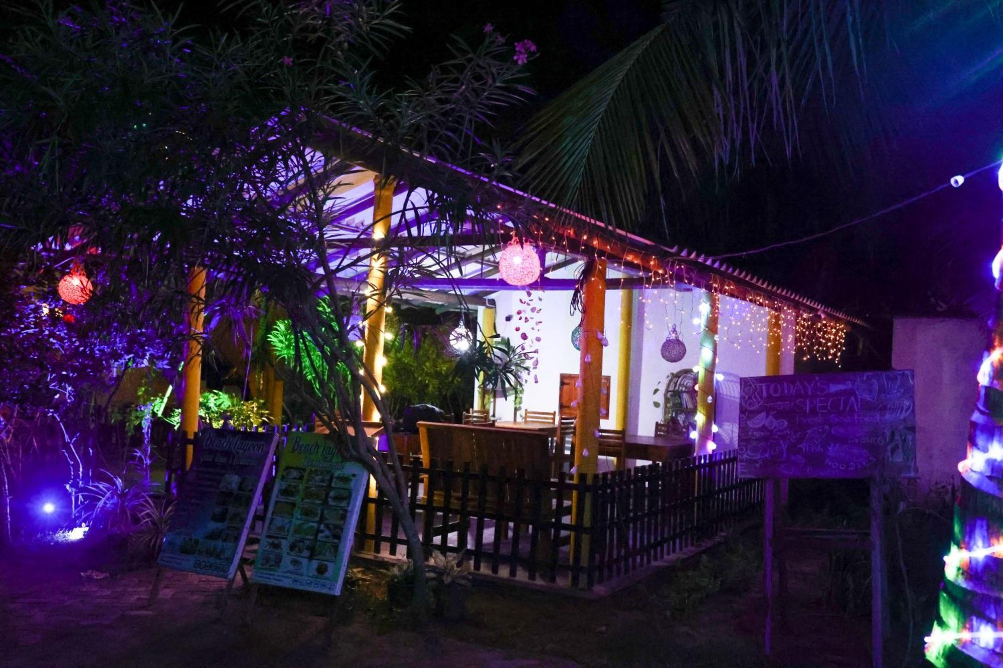 Beach Lagoon Guesthouse Tangalle Esterno foto