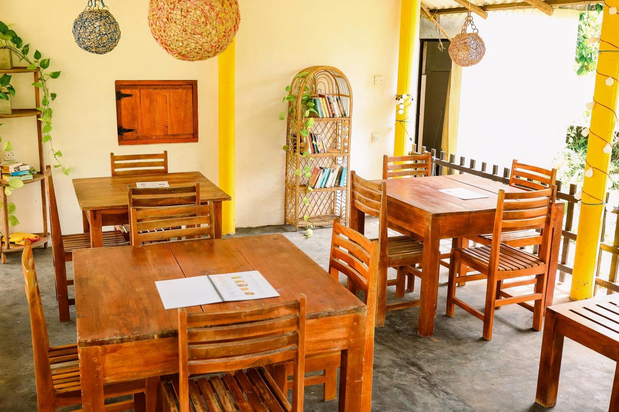 Beach Lagoon Guesthouse Tangalle Esterno foto