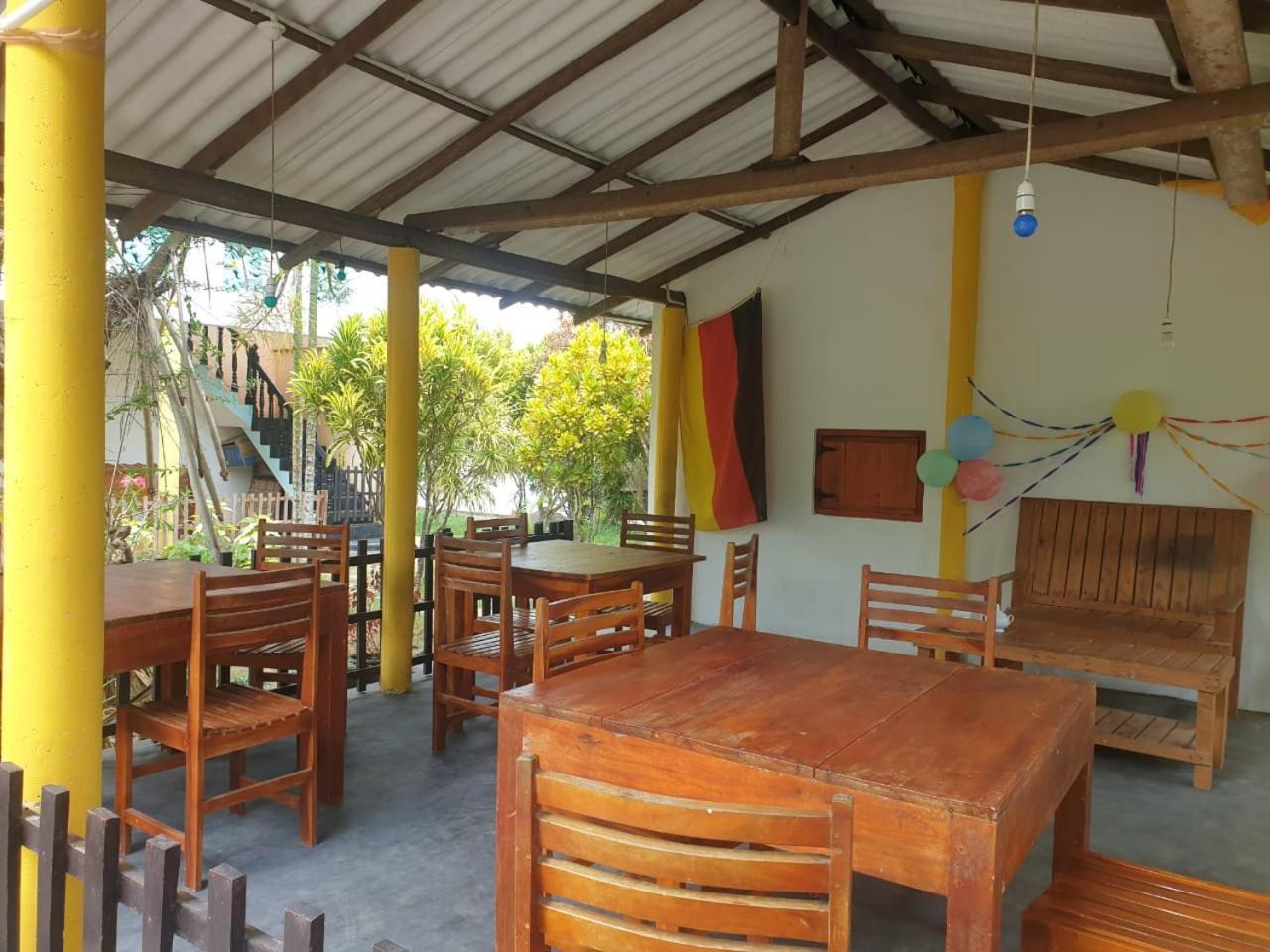 Beach Lagoon Guesthouse Tangalle Esterno foto