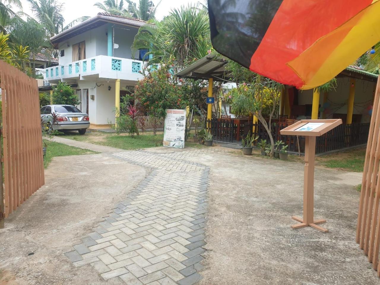Beach Lagoon Guesthouse Tangalle Esterno foto