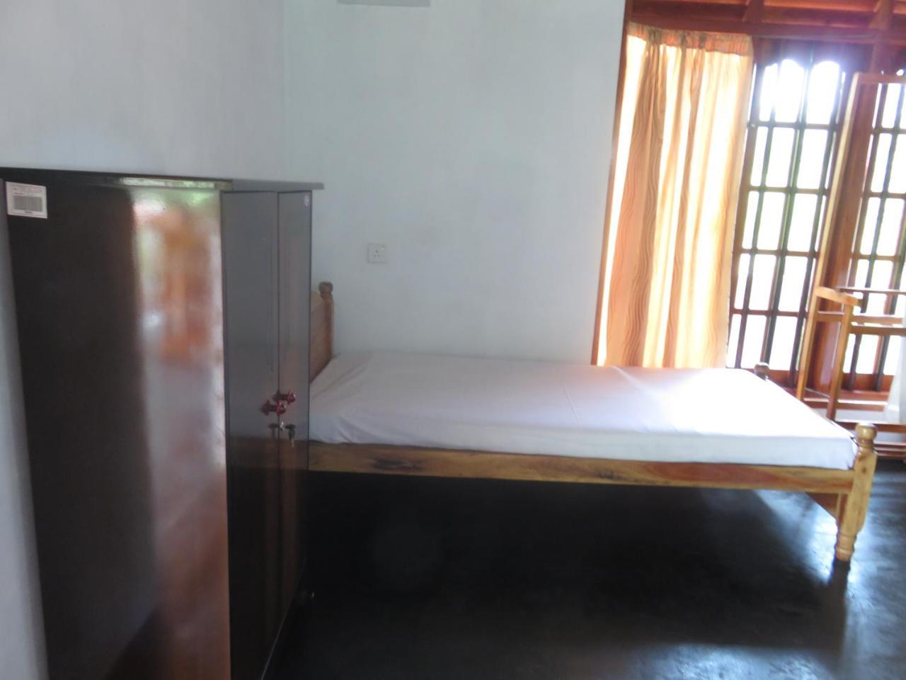 Beach Lagoon Guesthouse Tangalle Esterno foto