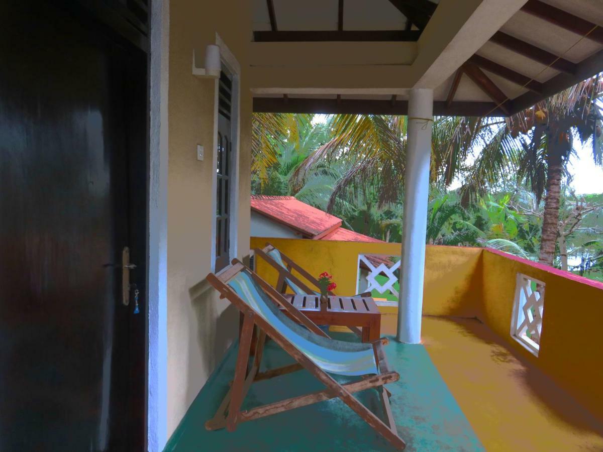 Beach Lagoon Guesthouse Tangalle Esterno foto