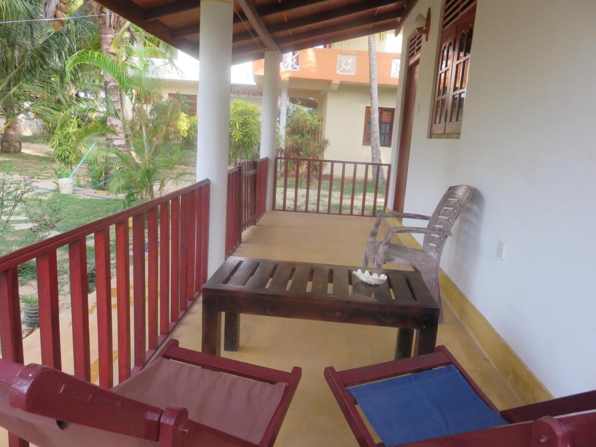 Beach Lagoon Guesthouse Tangalle Esterno foto